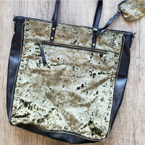 🍀MADDEN GIRL Green Velvet Bag/Tote with Coin Purse 🍀 - Picture 2 of 7